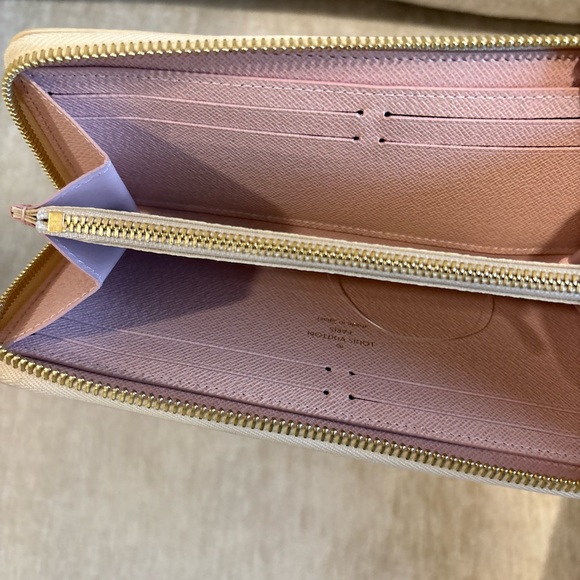 Louis Vuitton Checkered Canvas Wallet in Cream and Blue - Picture 3 of 3